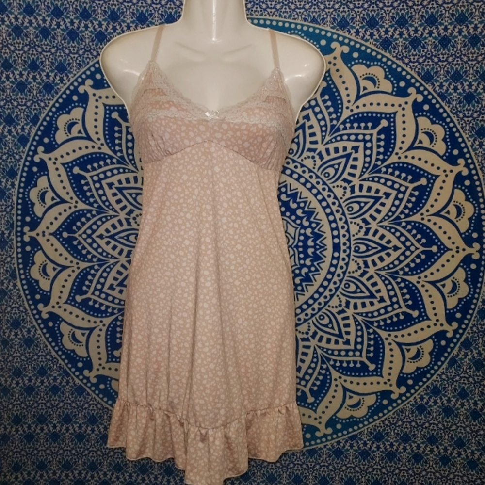 Lace Trimmed Light Pink N Cream Vintage Nightgown